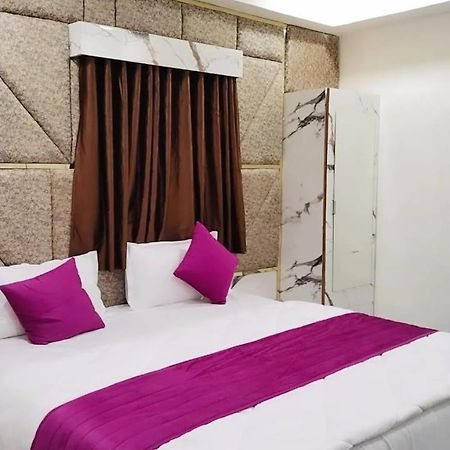 Hotel Karnavati Ahmadábád Exteriér fotografie